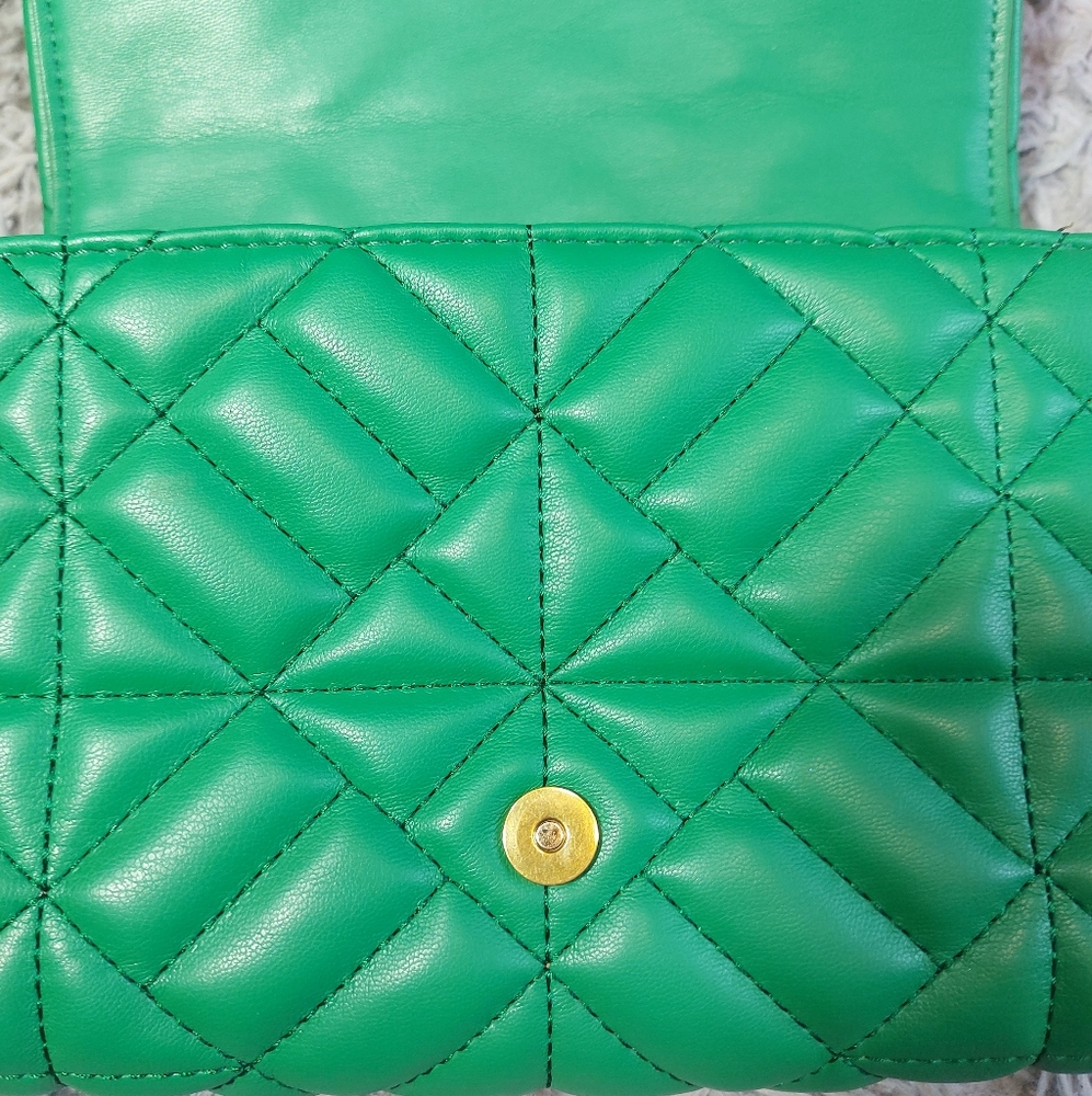 Zara quilted green shoulder bag with chunky gold metal strap - Picture 7 of 12